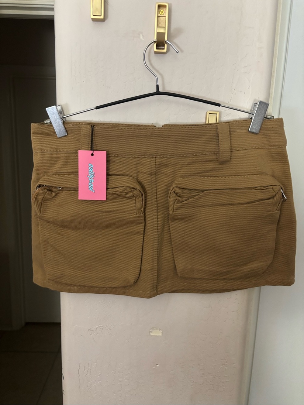 NWT edikted Women’s in Camel Utility Pocket Skirt, Size Medium